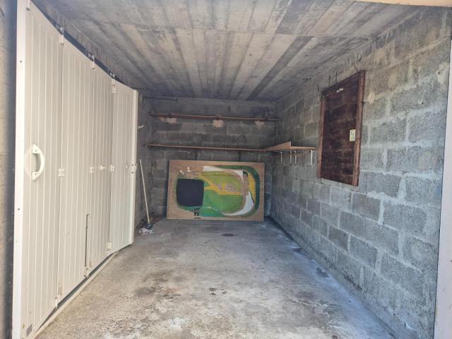 Garage vente à Saint-Étienne, Saint-etienne