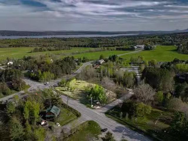 House for sale in Memphrémagog, Quebec