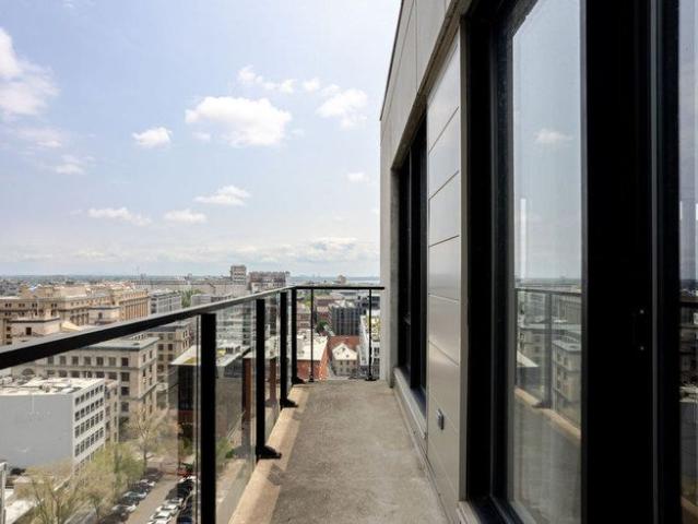 House for rent in La Cité du Multimédia, Montréal