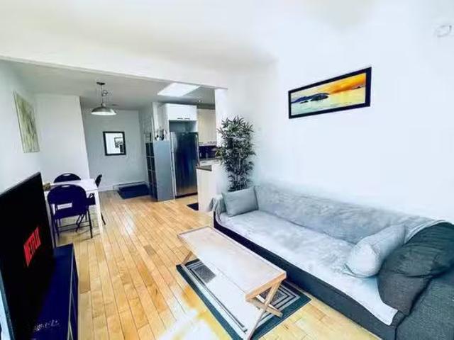 Apartment for rent in St. Leonard's, Quebec