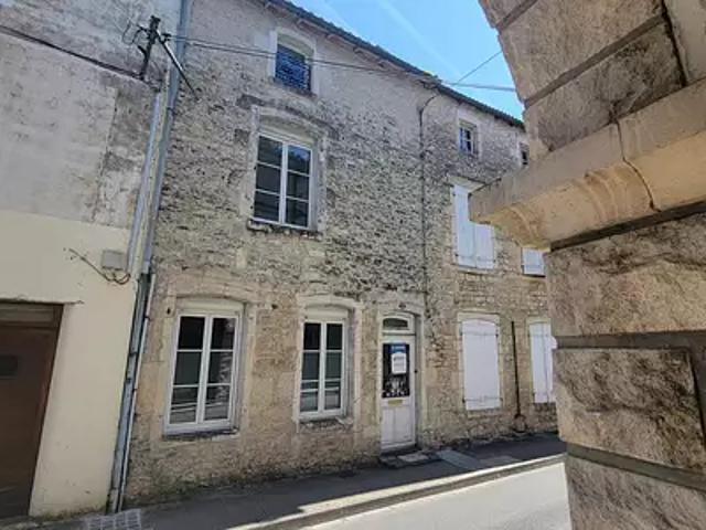 Maison vente à Ruffec, Charente