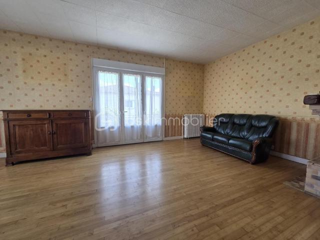Maison vente à Confolens, Ruffec