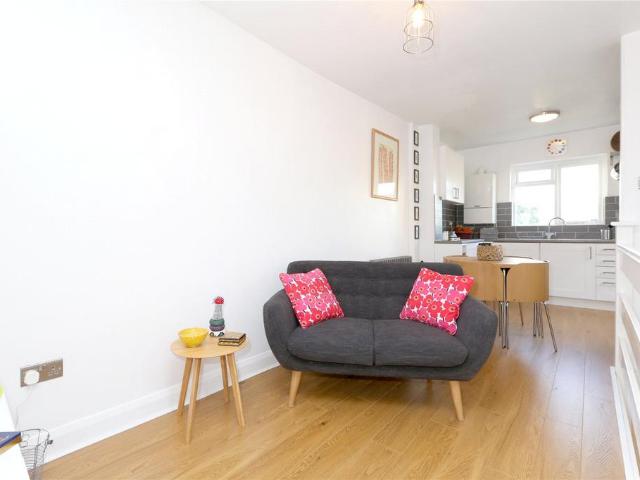 House for rent in Barnsbury, Greater London
