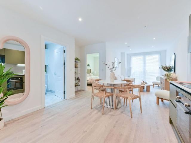 House for rent in Earlsfield, Greater London