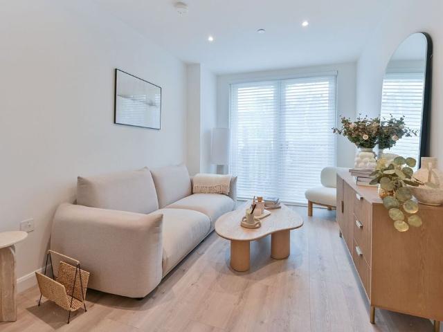 House for rent in Earlsfield, Greater London