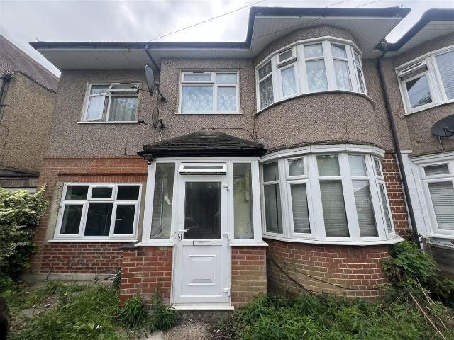 Studio for rent in London Borough of Harrow, Greater London
