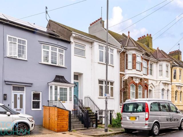 Apartment for rent in Whitehawk, Brighton