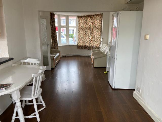 House for rent in Kingsbury, Greater London