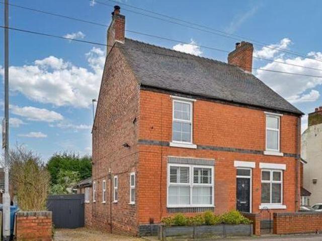 House for sale in Chase Terrace, Lichfield