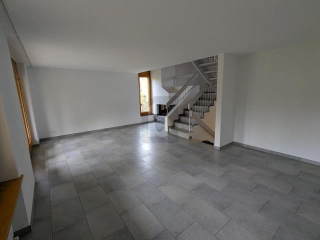 Mehrfamilienhaus mieten in Küsnacht (ZH), Zürich