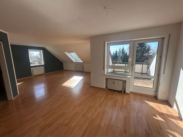 Dachgeschosswohnung kaufen in Wullenstetten, Senden