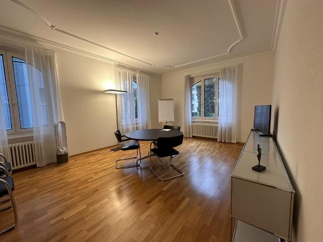 Immobilie kaufen in Einigen, Zürich