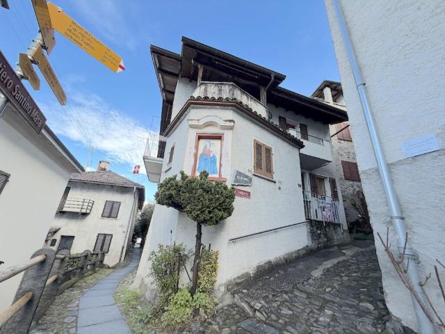 Einfamilienhaus kaufen in Gerra, Gambarogno, Tessin