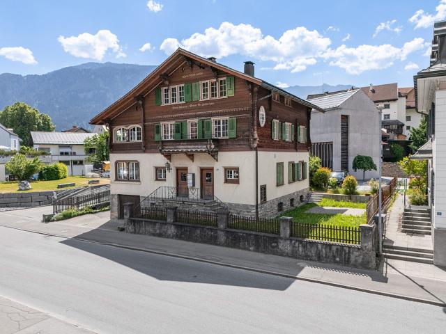 Mehrfamilienhaus kaufen in Ilanz, Graubünden