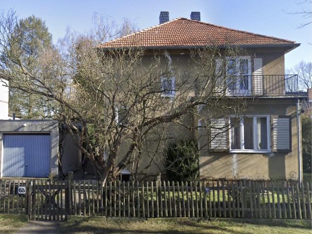 Villa kaufen in Großsiedlung Kamenzer Damm, Berlin