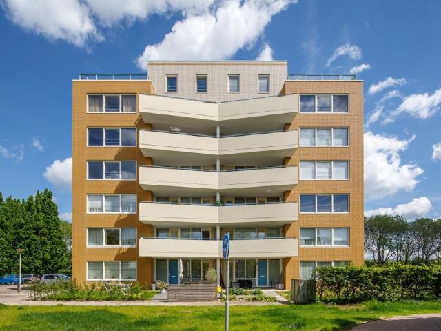 Appartement te huur in Diemen, Diemen-Centrum