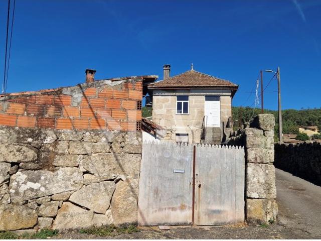 Casa venda em Santiago de Besteiros, Tondela