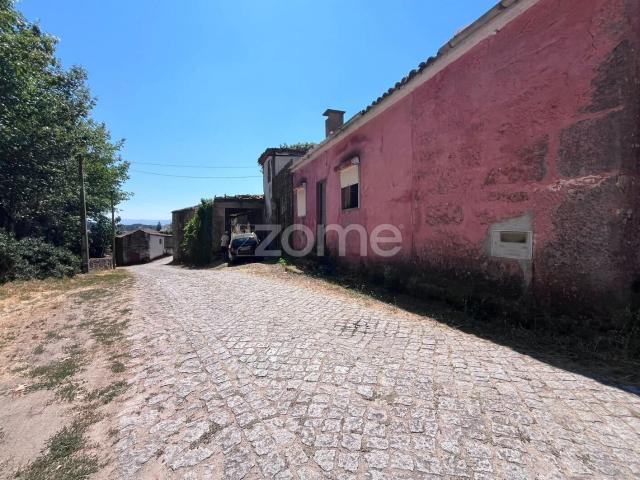 Casa venda em Santa Cruz/Trindade e Sanjurge, Chaves