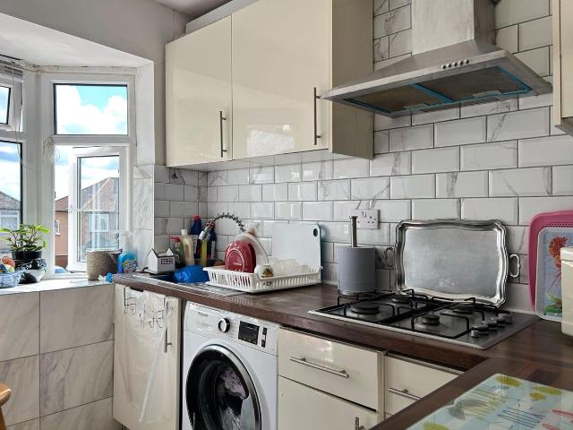 Apartment for rent in London Borough of Ealing, Greenford