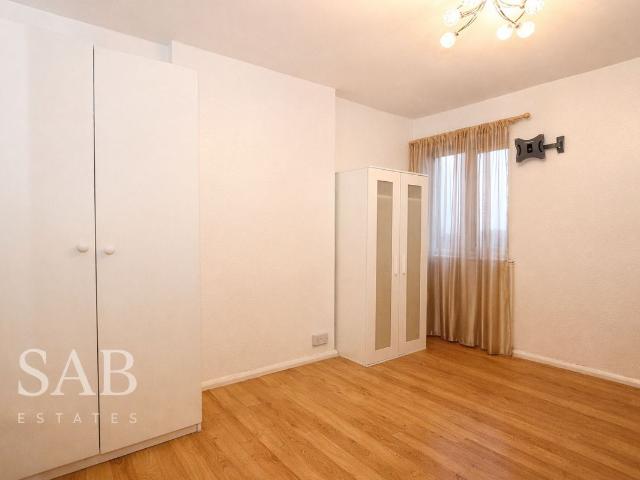 Apartment for rent in London Borough of Ealing, Greenford