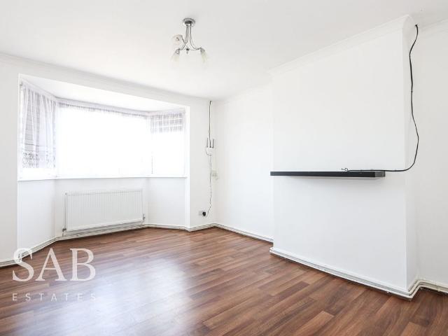 Apartment for rent in London Borough of Ealing, Greenford