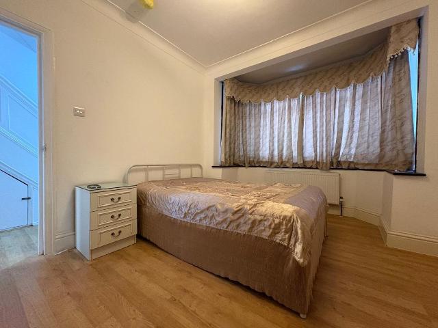 Room for rent in London Borough of Ealing, Greater London