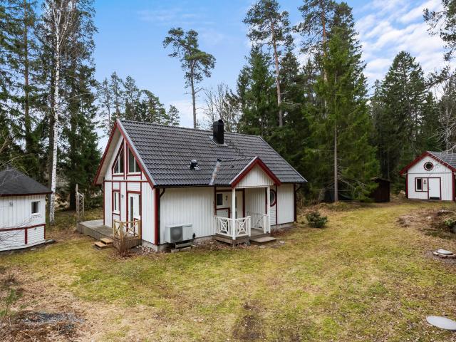 Villa till salu i Rimbo, Stockholm