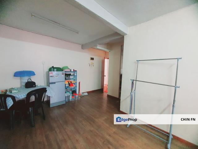 Flat for sale in Malaka
