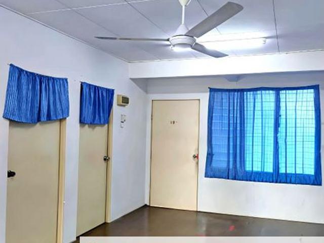 Flat for sale in Malaka