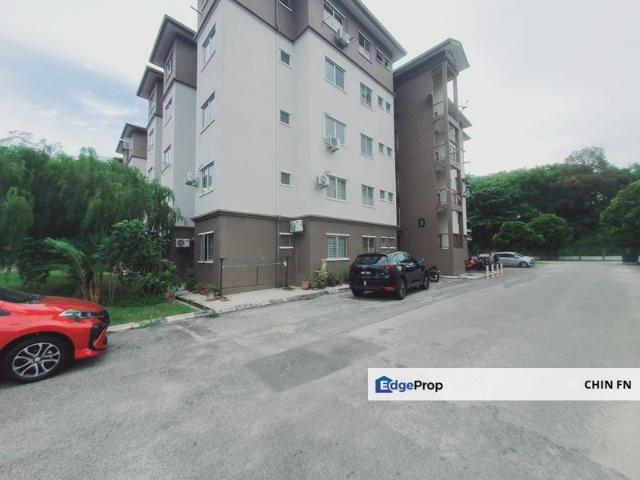 Flat for sale in Malaka