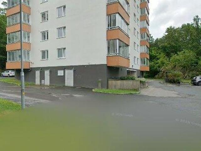 Rum hyra i Skogslyckan, Ramneröd