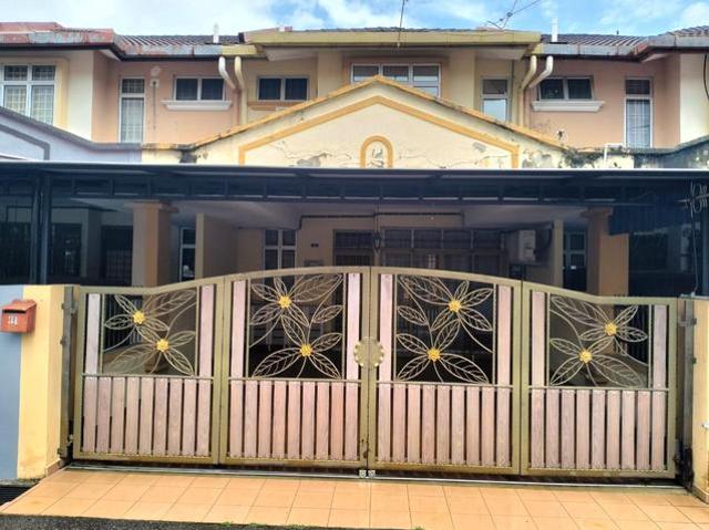 Terraced House for rent in Malaka