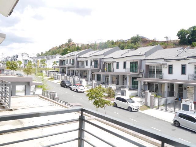 Terraced House for rent in Malaka