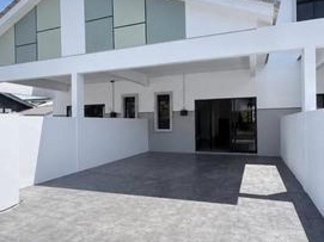 Terraced House for sale in Malaka