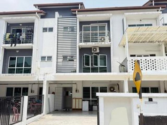 Terraced House for sale in Kuala Selangor, Selangor