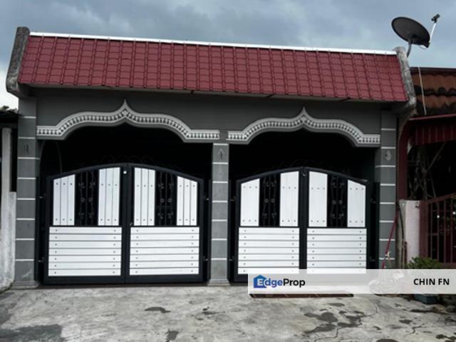 House for sale in Malaka