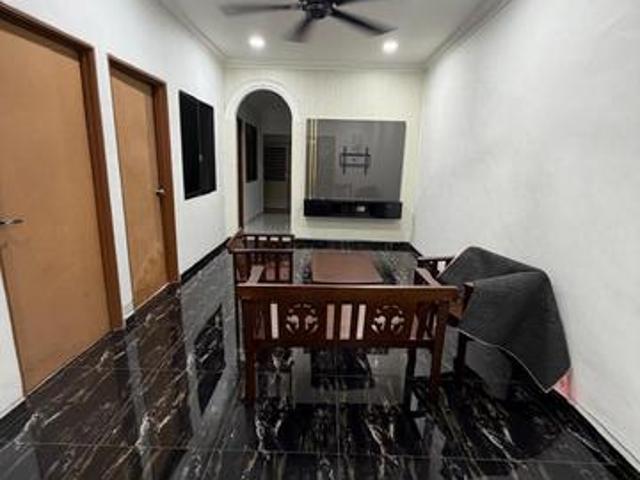 Terraced House for sale in Malaka