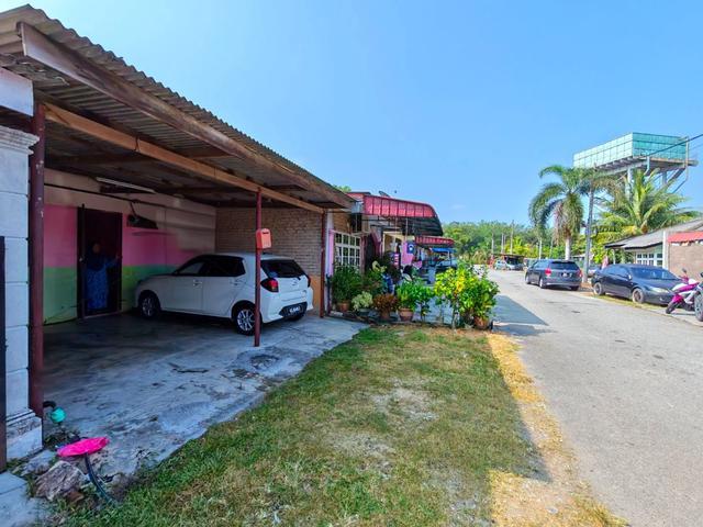 Terraced House for sale in Malaka