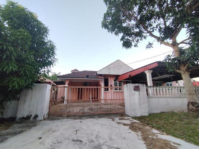 Bungalow for sale in Kota Bharu