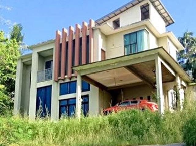 Bungalow for sale in Kuantan, Pahang