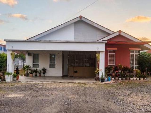 Bungalow for sale in Pengerang, Johor
