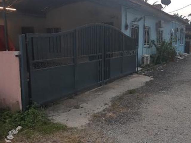 Bungalow for sale in Banting, Selangor