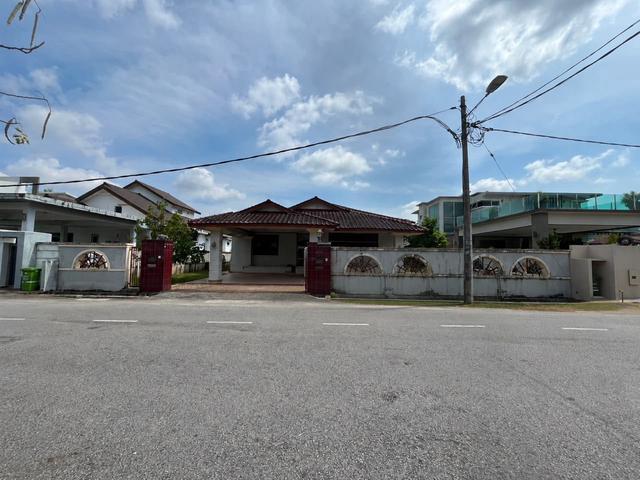 Bungalow for sale in Kuantan, Pahang