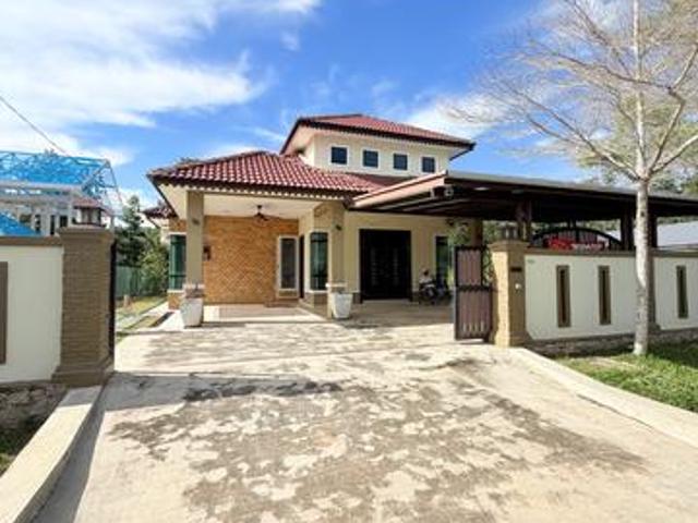 Bungalow for sale in Malaka