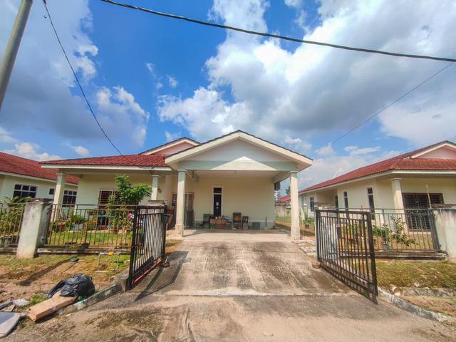 Bungalow for sale in Kluang, Johor
