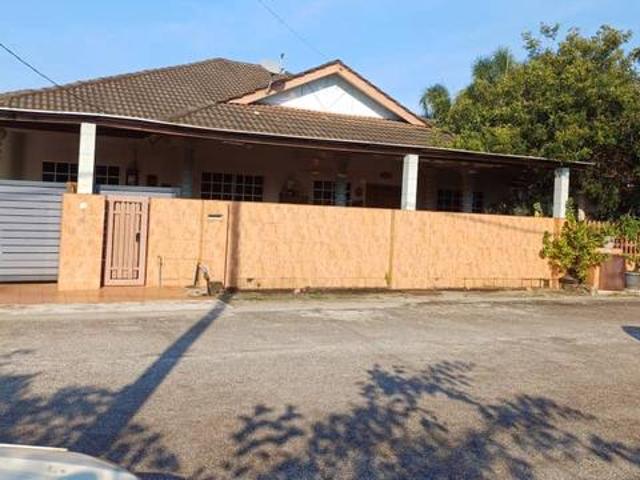 Bungalow for sale in Kuantan, Pahang
