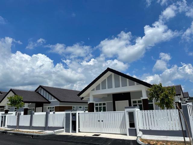 Bungalow for rent in Sendayan Village, Negeri Sembilan