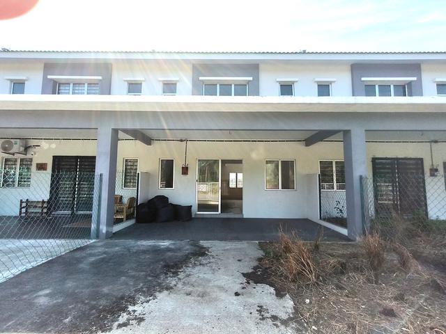 Terraced House for sale in Malaka