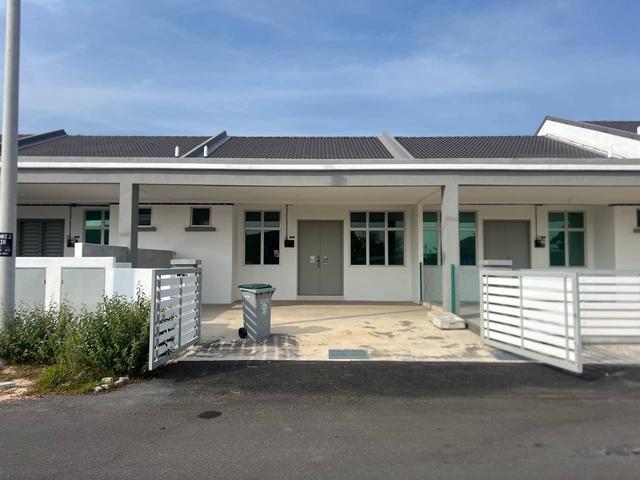 Bungalow for sale in Malaka