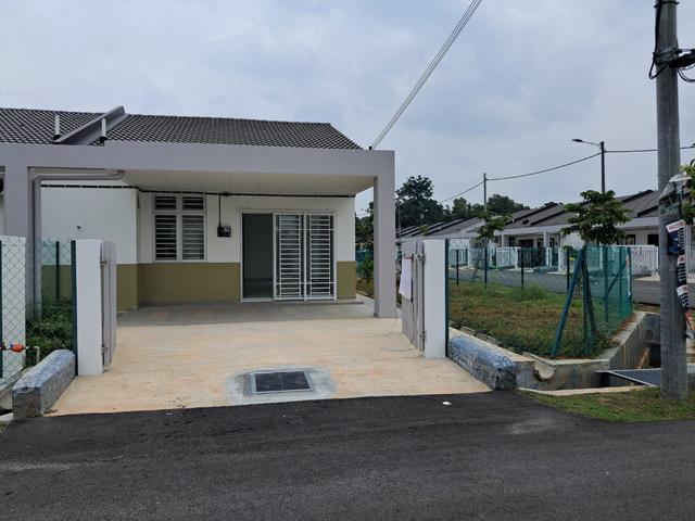Terraced House for sale in Malaka